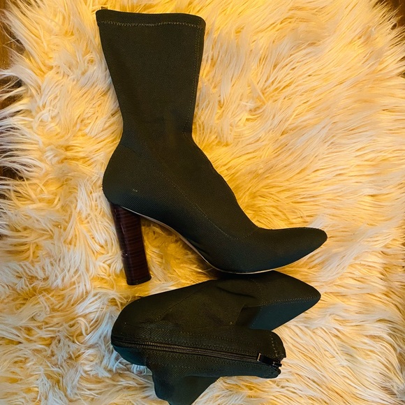 Ankle booties - Picture 1 of 2